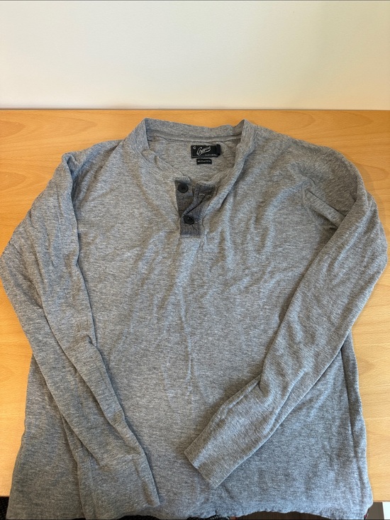 Grayers Other - Grayers Heather Gray Henley Top